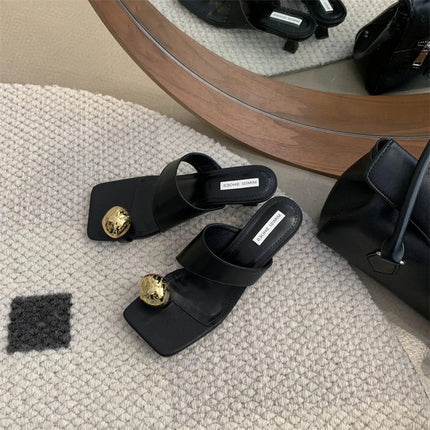 2023 Summer New Fashion Metal Clasp Toe Clamping Square Heel Medium Heel Sandals Women's Shoes Fashion Slippers