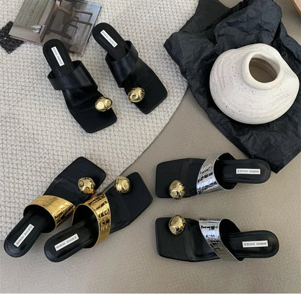 2023 Summer New Fashion Metal Clasp Toe Clamping Square Heel Medium Heel Sandals Women's Shoes Fashion Slippers