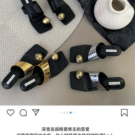 2023 Summer New Fashion Metal Clasp Toe Clamping Square Heel Medium Heel Sandals Women's Shoes Fashion Slippers