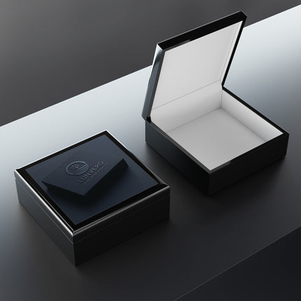 LUNVERO Luxury Jewelry Box – Matte Black with Embossed Logo
