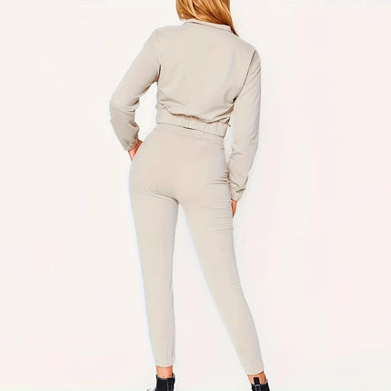 Lunara Utility Set – Cropped Zip Top & Drawstring Pocket Pants in Sculpted Streetwear Silhouette