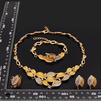 Zhuerrui Dubai Simple Copper Ring Jewelry Four-piece Set Hollow Copper Ring Insect Shape Pendant Women Leisure Necklace