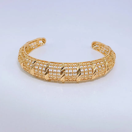 Zhuerrui Factory Plating Gold Alloy Jewelry Sets Hollow Out Bracelet Jewelry Set Exquisite Woman Christmas Gifts Party B0231