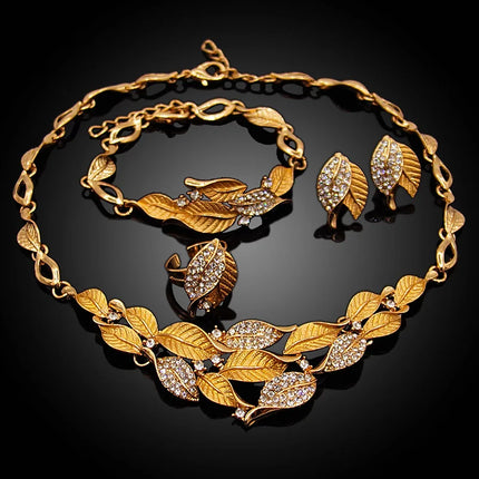 Zhuerrui Dubai Simple Copper Ring Jewelry Four-piece Set Hollow Copper Ring Insect Shape Pendant Women Leisure Necklace