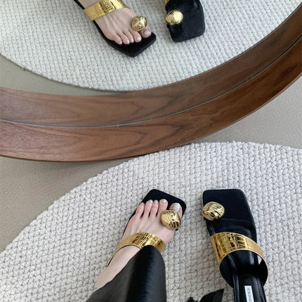 2023 Summer New Fashion Metal Clasp Toe Clamping Square Heel Medium Heel Sandals Women's Shoes Fashion Slippers