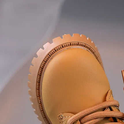 Fashionable high-top shoes for kids, minimalist and atmospheric casual boots for girls, princess shoes, new style short boots.