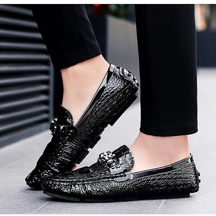 2024 New Stylish Men Big Size 39-48 Casual Moccasins Shoes White Silver Male Formal Business Office Shoes Party Moccasin Loafers