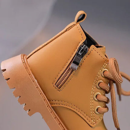 Fashionable high-top shoes for kids, minimalist and atmospheric casual boots for girls, princess shoes, new style short boots.