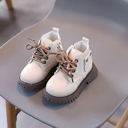 Fashionable high-top shoes for kids, minimalist and atmospheric casual boots for girls, princess shoes, new style short boots.