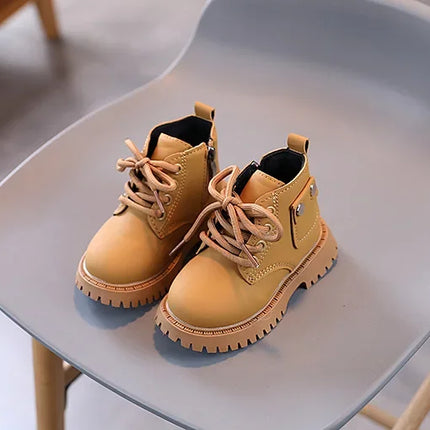 Fashionable high-top shoes for kids, minimalist and atmospheric casual boots for girls, princess shoes, new style short boots.