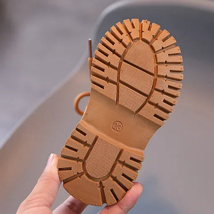 Fashionable high-top shoes for kids, minimalist and atmospheric casual boots for girls, princess shoes, new style short boots.