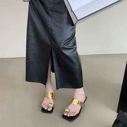 2023 Summer New Fashion Metal Clasp Toe Clamping Square Heel Medium Heel Sandals Women's Shoes Fashion Slippers